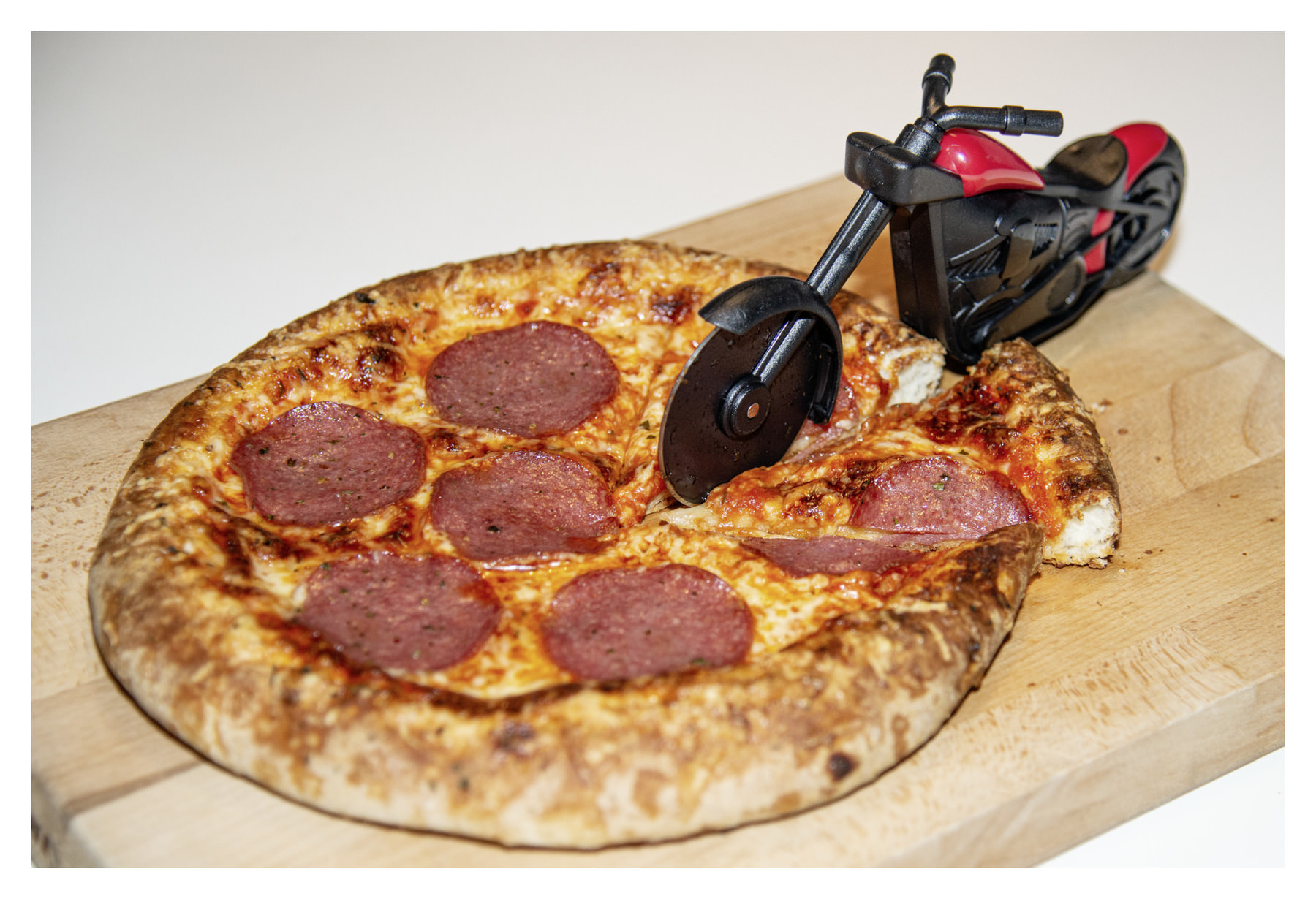 Acheter Roulette à pizza moto chopper avec lame en acier inoxydable